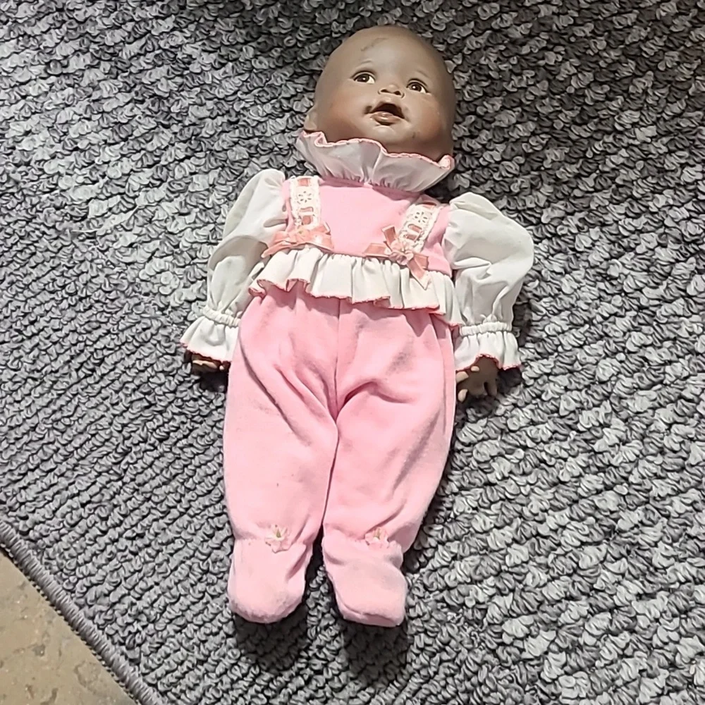 1993 YOLANDA bello‎ Porcelain Baby Doll Vintage Dress